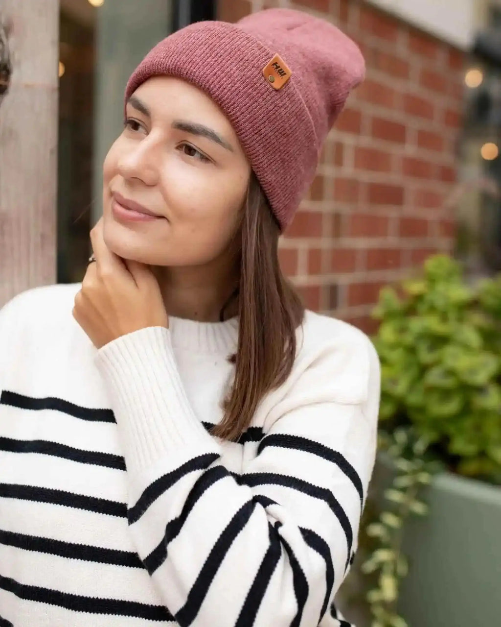 Classic Cuffed Beanie, Rusty Burgundy Haakwear