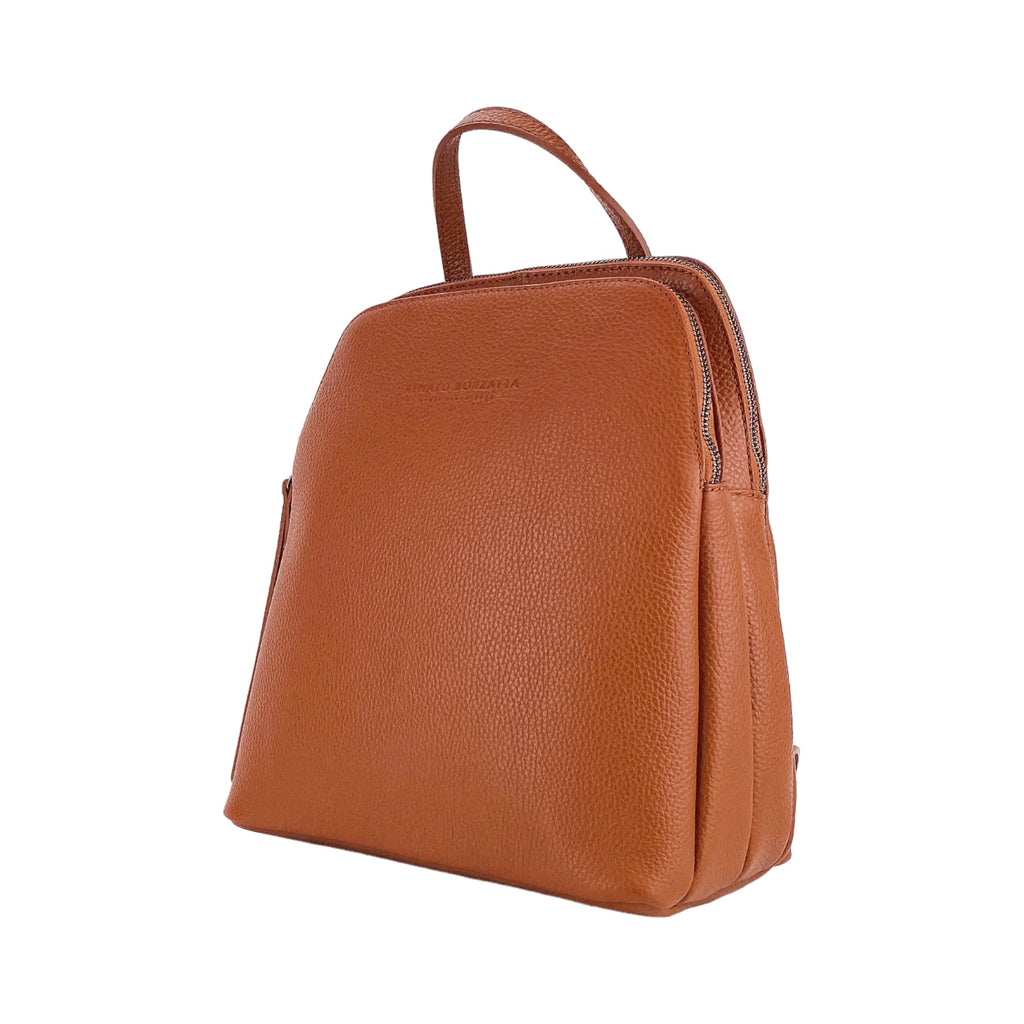 RB1018AM | Women's Double Compartment Backpack in Genuine Leather Made in Italy with adjustable shoulder straps. Gunmetal hardware - Paprika color - Dimensions: 26 x 30 x 14.5 cm.
