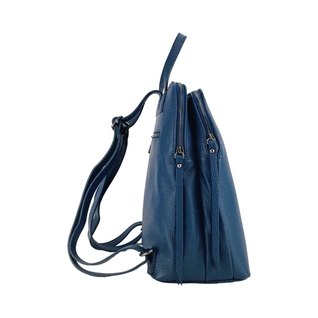 RB1018D | Women's Double Compartment Backpack in Genuine Leather Made in Italy with adjustable shoulder straps. Gunmetal metal hardware - Blue color - Dimensions: 26 x 30 x 14.5 cm.