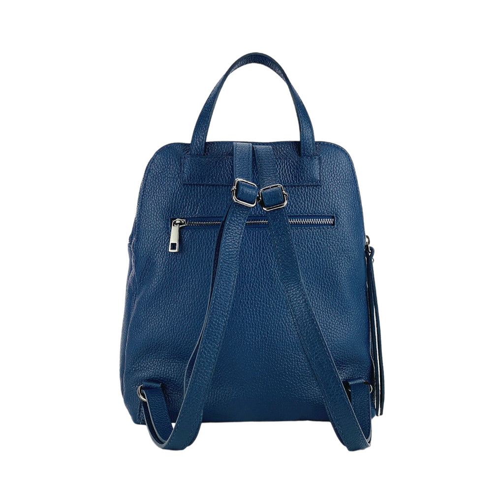 RB1018D | Women's Double Compartment Backpack in Genuine Leather Made in Italy with adjustable shoulder straps. Gunmetal metal hardware - Blue color - Dimensions: 26 x 30 x 14.5 cm.