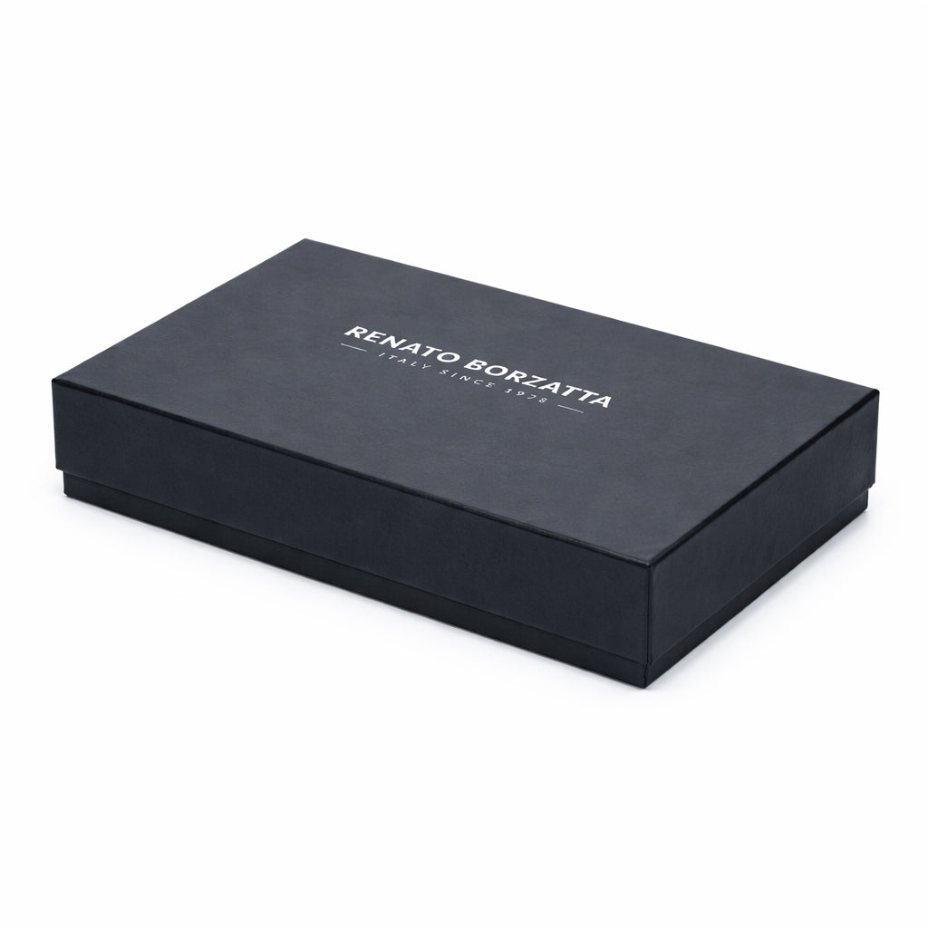 RB1084SA | Women's zippered wallet, made in Italy in smooth, matte genuine leather. Color: Black. Dimensions: 20 x 10 x 2.5 cm.