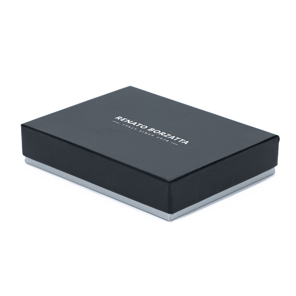 RB12003A | Men's folded wallet in genuine full-grain leather, with light grain. Black color. RFID protection. Size when closed: 12.5 x 9.5 x 2 cm. Packaging: gift box bottom/cover