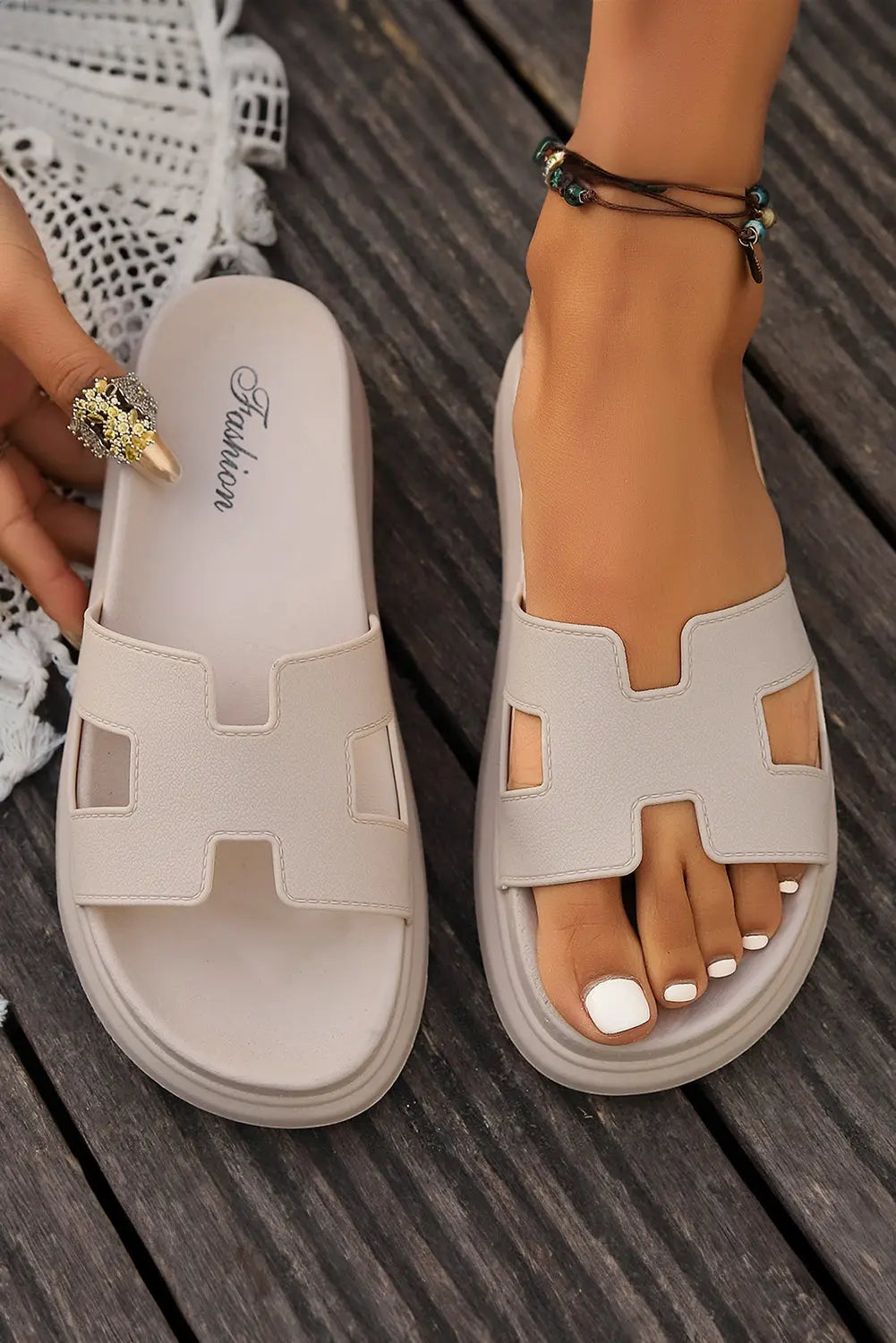Henley Cutout Design Open Toe Platform Slippers Threaded Pear